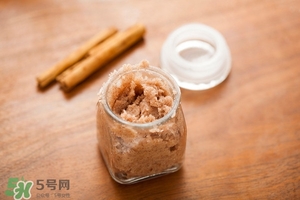 唇部磨砂膏多久用一次？唇部磨砂膏可以天天用嗎？
