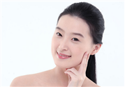 一化妝就長閉口怎么回事?長閉口可以化妝嗎?