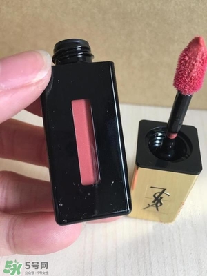 ysl鏡面唇釉和黑管唇釉哪個好？ysl鏡面唇釉和黑管唇釉區(qū)別
