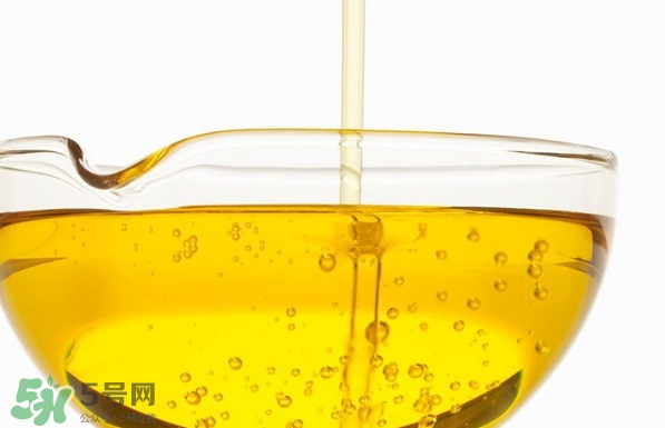 卸妝油會悶痘嗎？卸妝油會不會悶痘？