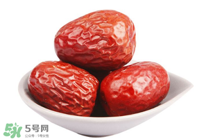 紅棗外面白色的是什么？紅棗上面有一層白的是什么東西？
