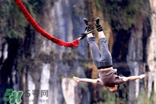 蹦極有危險(xiǎn)嗎？玩蹦極要簽生死狀嗎？