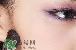 紫色腮紅適合什么口紅？紫色腮紅口紅搭配
