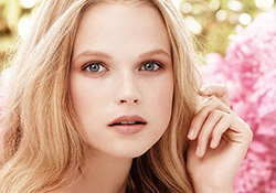 皮膚過(guò)敏可以用鹽水洗嗎？皮膚過(guò)敏用什么水洗臉？