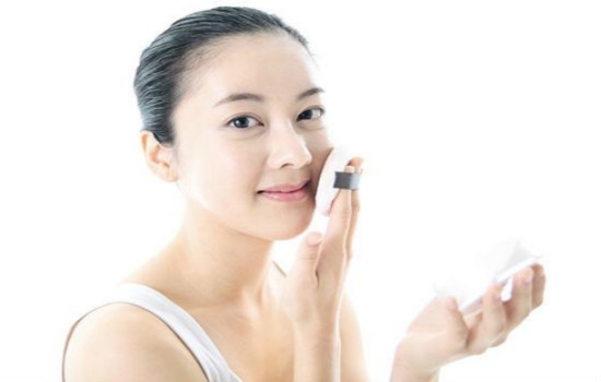 cc霜會(huì)脫妝嗎？cc霜脫妝怎么辦？