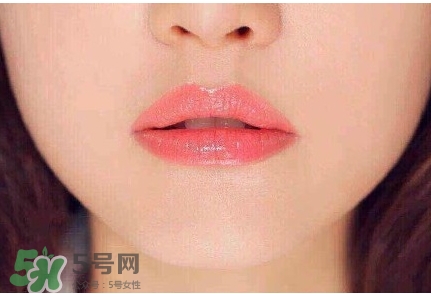 蜜桃色口紅是什么顏色？蜜桃色口紅試色