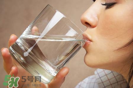 春天要多喝水嗎？春天多喝水有什么好處？