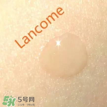 蘭蔻大眼精華和雅詩蘭黛小棕瓶哪個好？蘭蔻大眼精華和小棕瓶對比