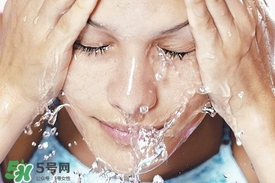 卸妝水和卸妝油的區(qū)別？卸妝水和卸妝油有什么不一樣？