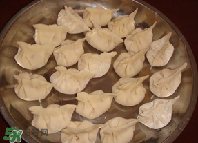 薺菜素餃子怎么做？薺菜素餡餃子怎么做好吃？