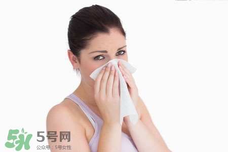 打噴嚏是感冒了嗎？打噴嚏能治感冒嗎？