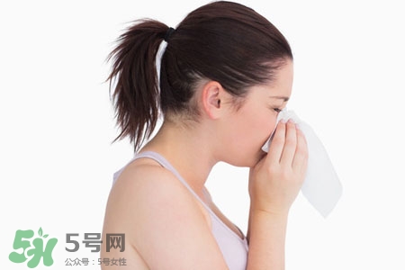 打噴嚏有異味是怎么回事？打噴嚏有臭味怎么辦？