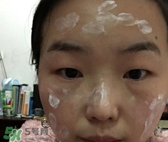 極密水光素顏霜怎么用？極密素顏霜使用方法