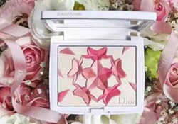 迪奧2017櫻花花瓣腮紅多少錢？2017dior櫻花腮紅專柜價(jià)格