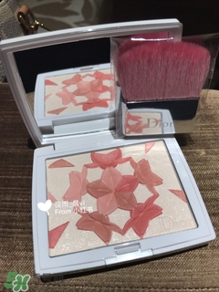 迪奧2017櫻花花瓣腮紅多少錢？2017dior櫻花腮紅專柜價格
