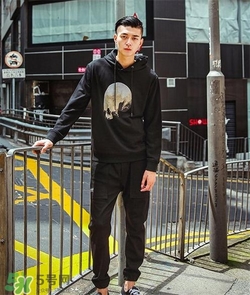 男士衛(wèi)衣配什么褲子？男士衛(wèi)衣搭配什么褲子好看？