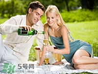 哪種避孕方法對(duì)身體傷害最?。磕姆N避孕方法最好