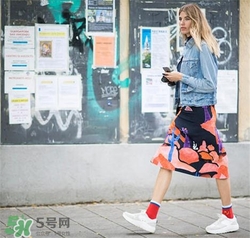 春天牛仔外套怎么搭配？春天牛仔外套怎么搭配好看？