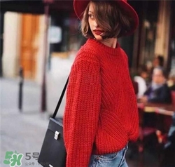 紅色衣服配什么顏色褲子？紅色衣服配什么褲子好看？