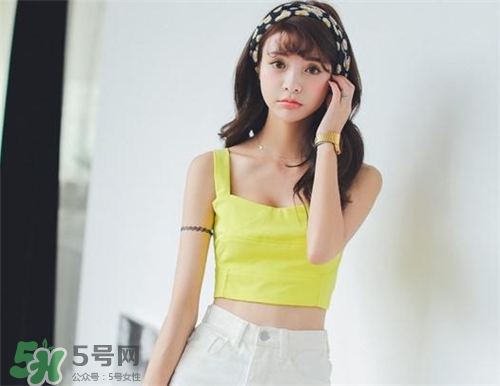 熒光色衣服怎么搭配？熒光色衣服怎么搭配好看？