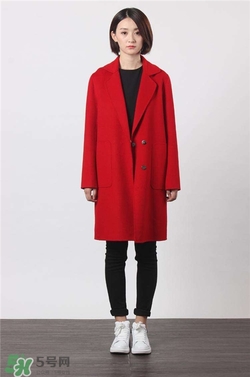 紅色衣服配什么顏色鞋子？紅色衣服配什么鞋子好看？