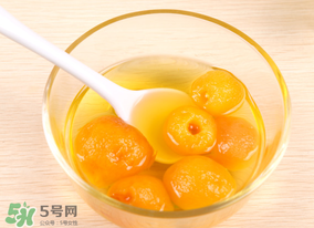 枇杷和蜂蜜能一起吃嗎？枇杷放蜂蜜好嗎？