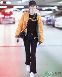 橙色衣服搭配什么顏色褲子？橙色衣服配什么褲子好看？