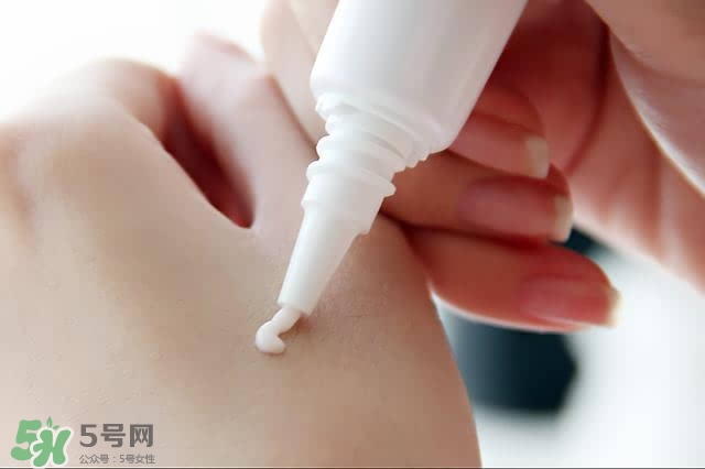 植村秀眼線筆怎么轉(zhuǎn)？植村秀如膠似漆眼線筆轉(zhuǎn)不出來