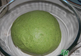 菠菜汁和面怎樣做更綠？怎么樣菠菜汁和面更綠？