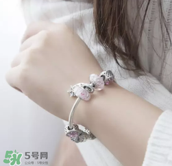潘多拉2017新品桃花系列在哪里買？pandora桃花系列國內(nèi)有賣嗎？