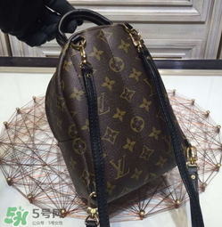 lv雙肩包怎么看真假？lv雙肩包真假辨別