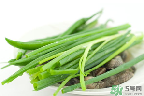 薺菜和蔥能一起吃嗎？薺菜餃子可以放蔥嗎？