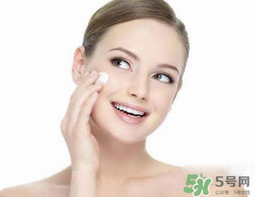 卸妝膏可以當(dāng)洗面奶嗎？用完卸妝膏后還要用洗面奶嗎？