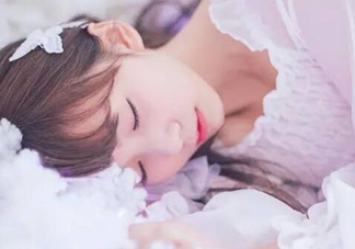 女人熬夜吃什么好？女人熬夜的危害有多大