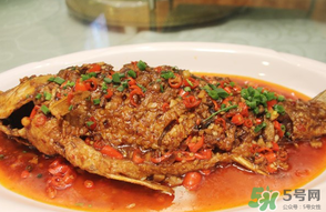 薺菜和鯽魚(yú)能一起吃嗎？薺菜和鯽魚(yú)一起吃會(huì)流產(chǎn)嗎？
