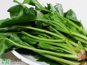 菠菜汁和面菠菜還焯嗎？菠菜汁和面需要焯水嗎？