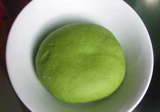 菠菜汁和面菠菜還焯嗎？菠菜汁和面需要焯水嗎？