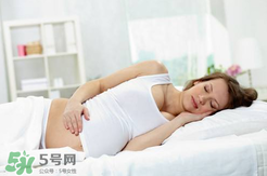 見紅了是不是快生了？見紅后多久會生？