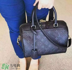 lv枕頭包正品多少錢(qián)？lv枕頭包專柜價(jià)格