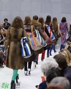 巴黎世家編織袋很貴嗎？balenciaga春運包為什么這么貴？