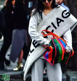 巴黎世家編織袋很貴嗎？balenciaga春運包為什么這么貴？