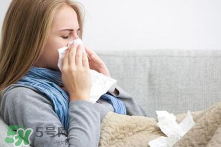 過敏性鼻炎能抽煙嗎？抽煙會(huì)使過敏性鼻炎加重嗎？