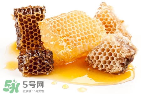 過敏性鼻炎可以吃蜂蜜嗎？過敏性鼻炎能不能吃蜂蜜？