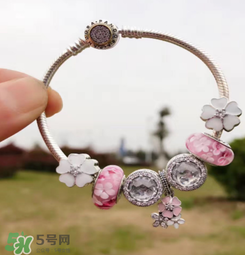 潘多拉桃花系列手鏈怎么看真假？pandora新品桃花手鏈真假辨別