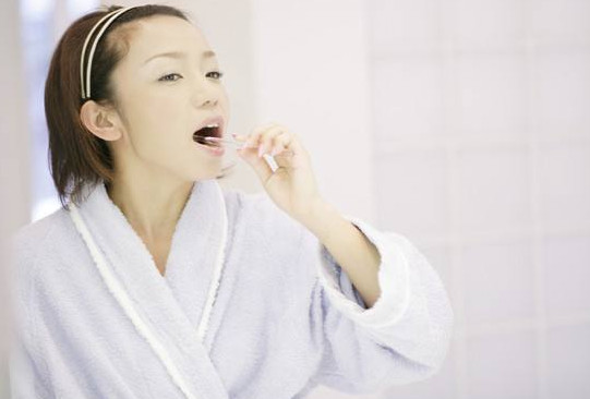 刷牙的時(shí)候惡心干嘔是怎么回事？刷牙時(shí)惡心干嘔是怎么回事