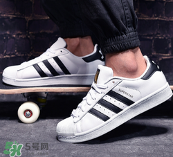 adidas貝殼頭正品多少錢？阿迪達(dá)斯貝殼頭鞋專柜價(jià)格