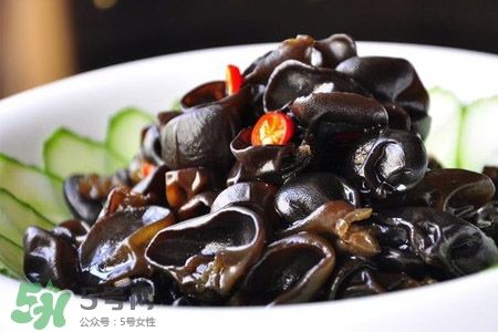 痛風(fēng)可以吃黑木耳嗎？患有痛風(fēng)能吃黑木耳嗎？