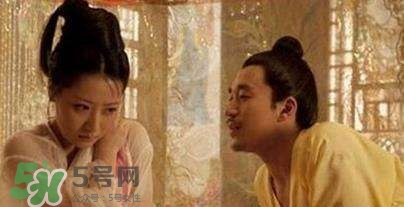 皇帝們的第一次給了誰(shuí)？