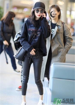 miumiu水桶包怎么搭配？miumiu水桶包怎么搭配好看？