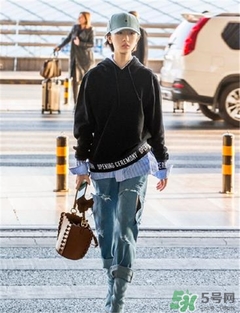 miumiu水桶包怎么搭配？miumiu水桶包怎么搭配好看？
